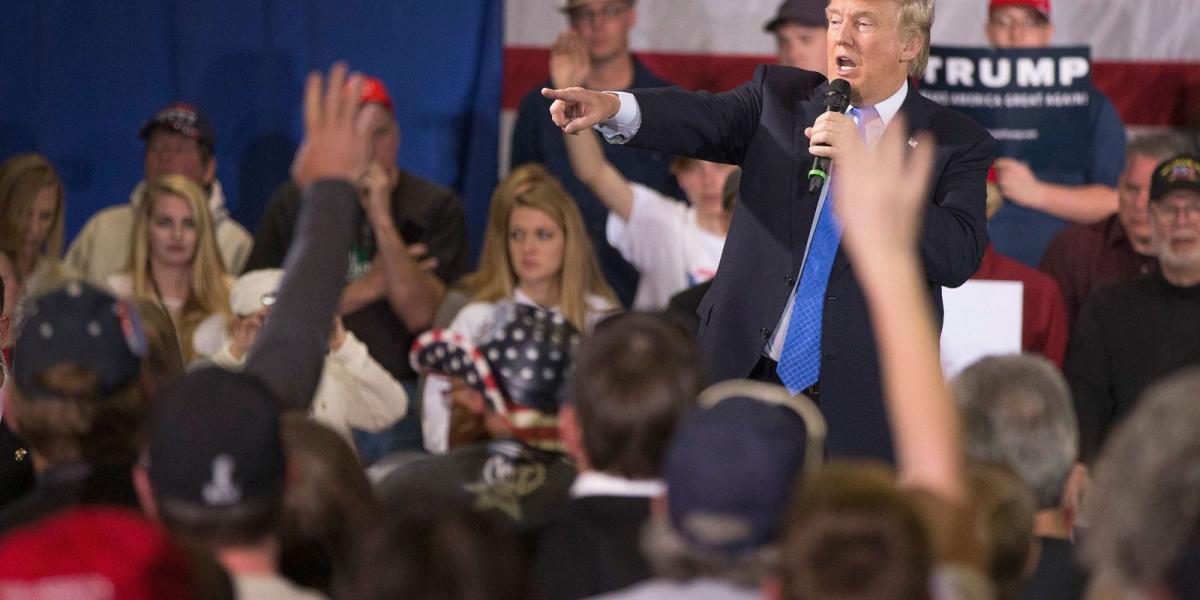 Donald Trump magyaráz egy wisconsini kampánygyűlésen FOTÓ: EUROPRESS/GETTY IMAGES/SCOTT OLSON