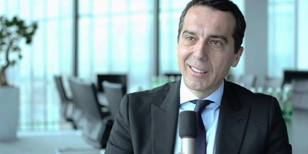 Christian Kern arra számít, hogy a nagykoalíció kitölti 2018-ig szóló mandátumát FORRÁS: YOUTUBE