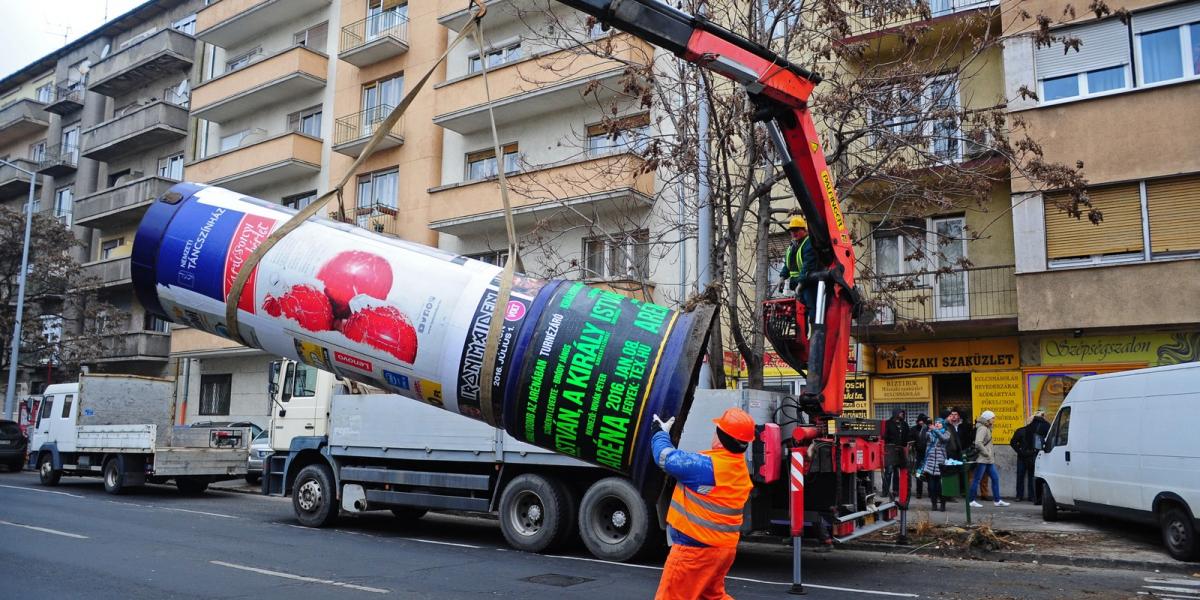 Elvitték a hirdetőoszlopokat FOTÓ: Molnár Ádám