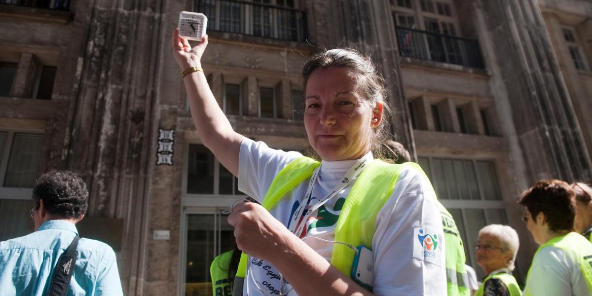 Civilek demonstráltak a szaktárca előtt a különleges bánásmódot igénylő gyerekekért FOTÓ: TÓTH GERGŐ