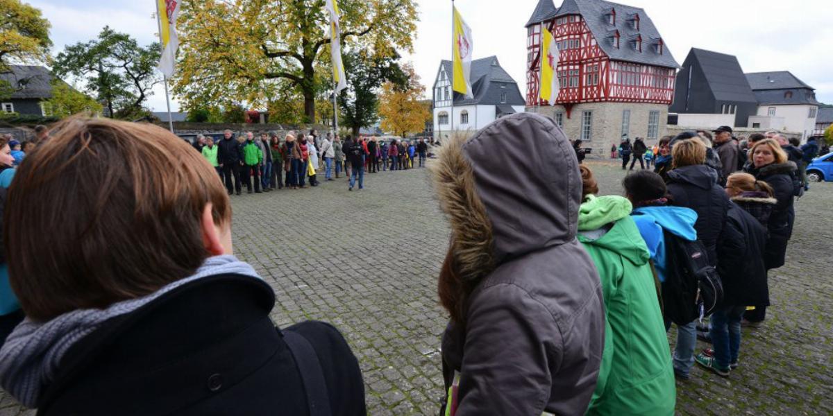 Vasárnap élőlánccal tiltakoztak a főpappal szemben FOTÓ: EUROPRESS/GETTY IMAGES/THOMAS LOHNES