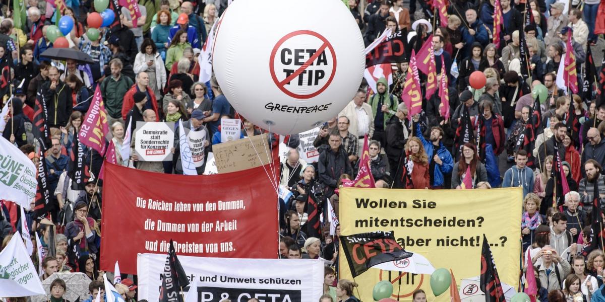 A zöldmozgalmak tömegeket „visznek” utcára tiltakozni a szabadkereskedelmi megállapodások ellen  FOTÓ:  EUROPRESS/GETTY IMAGES/C