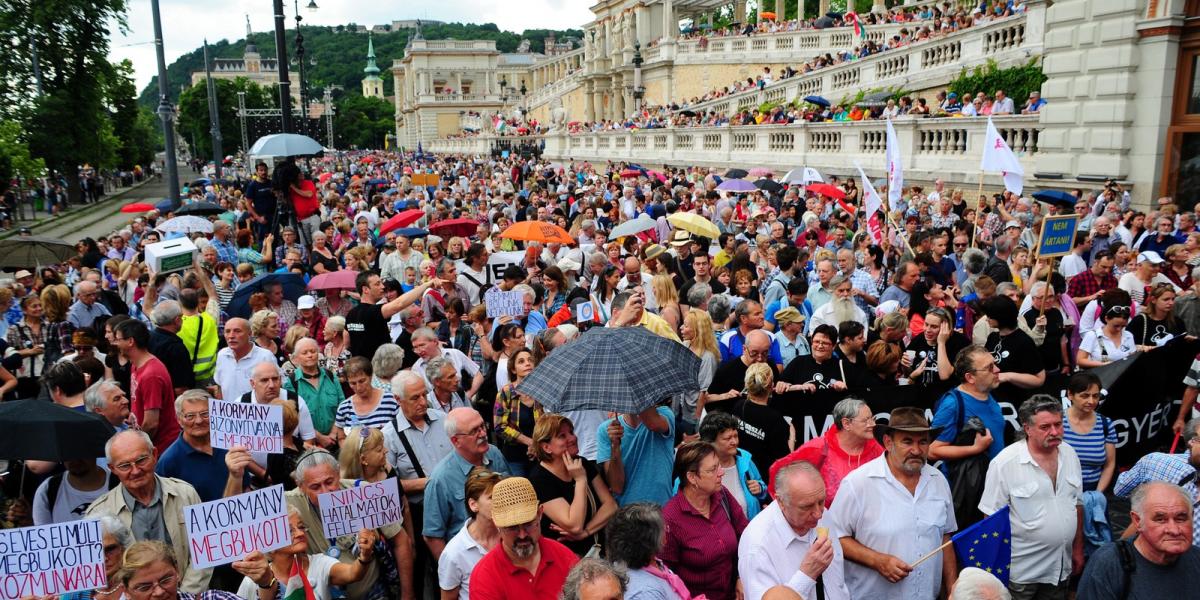 A Tanítanék! tüntetése még júniusban. FOTÓ: Molnár Ádám/Népszava