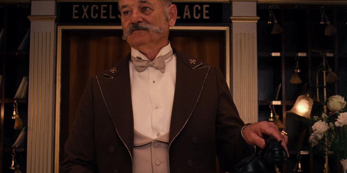 Bill Murray a különös humorú A Grand Budapest Hotel című nyitófi lmben FORRÁS: BERLINALE