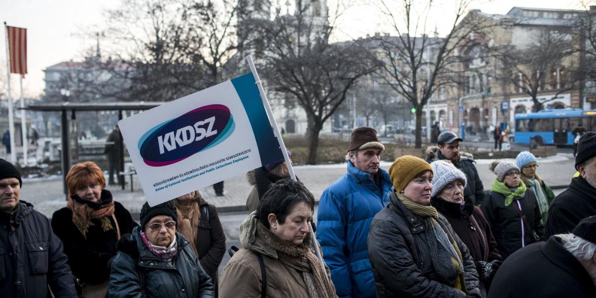 Szomorú szemű, kihasznált emberek -   MTI Fotó: Marjai János