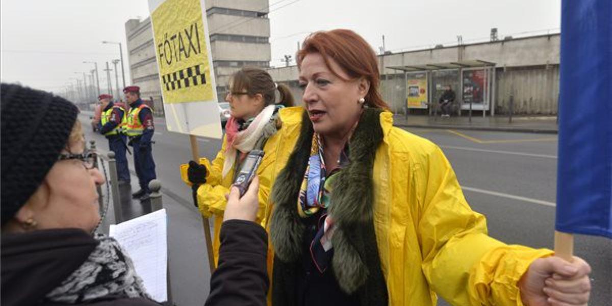 Cser Ágnes, a Magyarországi Munkavállalók Szociális és Egészségügyi Ágazatban Dolgozók Demokratikus Szakszervezetének elnöke nyi