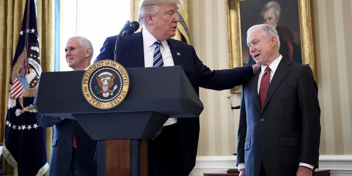 Trump Jeff Sessions miniszterrel. FOTÓ:Win McNamee/Getty Images