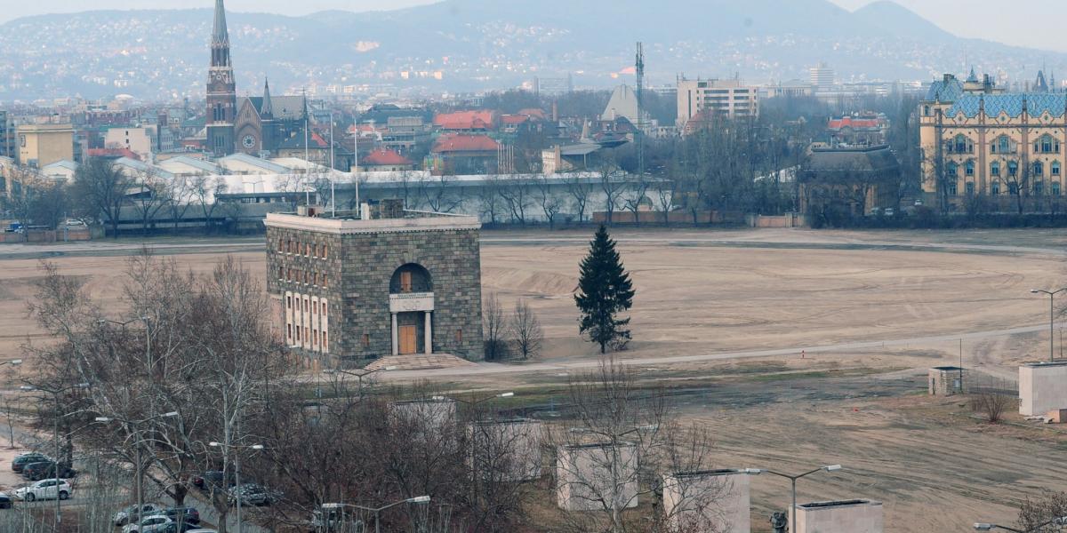 Egyelőre kérdés, hogy mikor, milyen formában és mennyiért épül fel az új aréna a régi helyén FOTÓ: VAJDA JÓZSEF