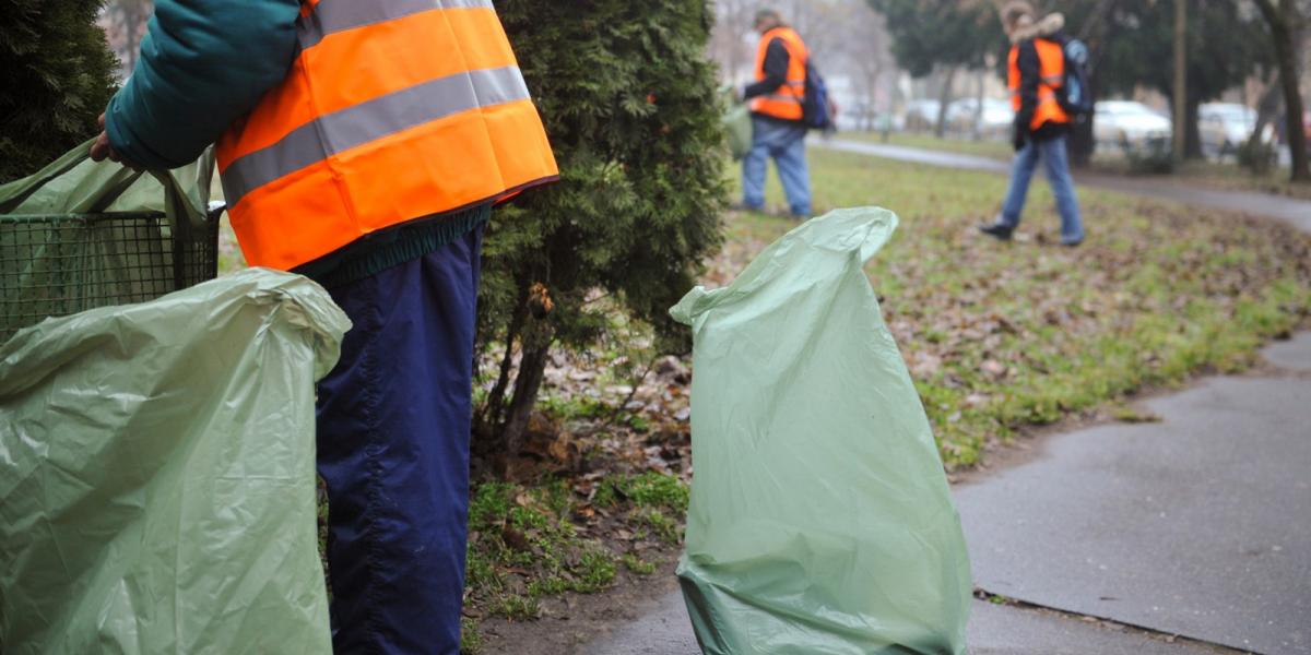 A Munka törvénykönyve csak a fi zetésük folyósításakor vonatkozik rájuk, más esetekben pórul járnak FOTÓ: TÓTH GERGŐ