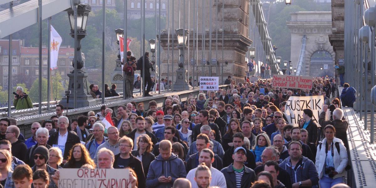 Az áprilisi, 80 ezres tüntetést a lex CEU ellen szintén az Oktatási Szabadságot csoport szervezet FOTÓ: Molnár Ádám