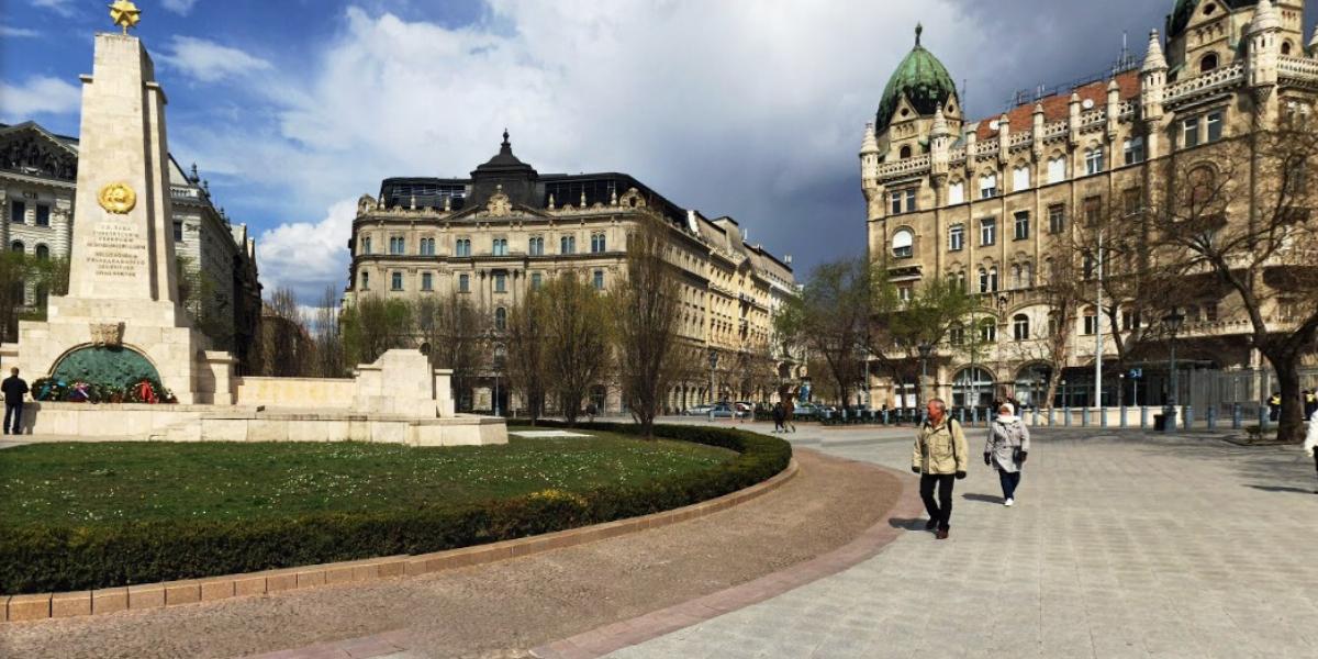 Szabadság tér - Google Street View