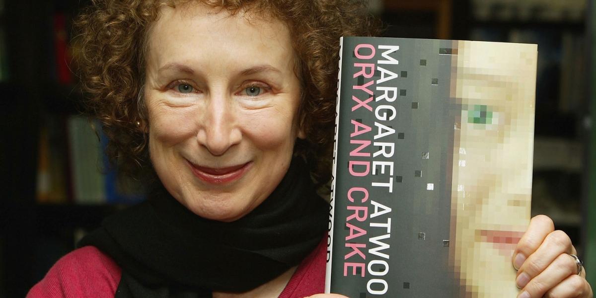 Margaret Atwood az Oryx és Crake című könyvével FOTÓ: Scott Barbour/Getty Images