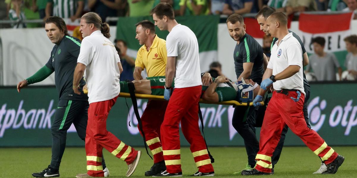 Lovrencsicset viszik le a pályáról FOTÓ: Szirtesi László/Getty Images