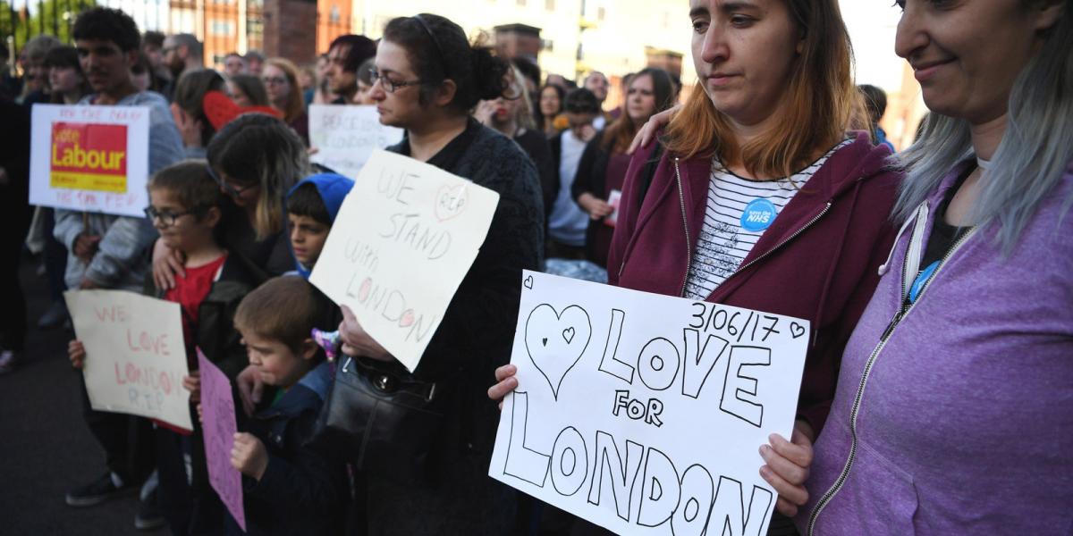 A londoniak nem engednek a terrornak, szeretettel válaszolnak a gyűlöletre FOTÓ: GETTY IMAGES JEFF J MITCHELL