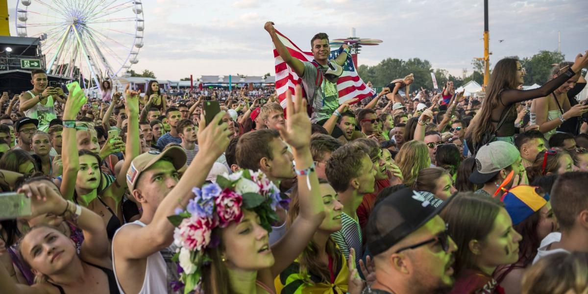 A közönség péntek este már Jason Derulo amerikai énekes koncertjén mulatott a Soundon MTI Fotó: Bodnár Boglárka