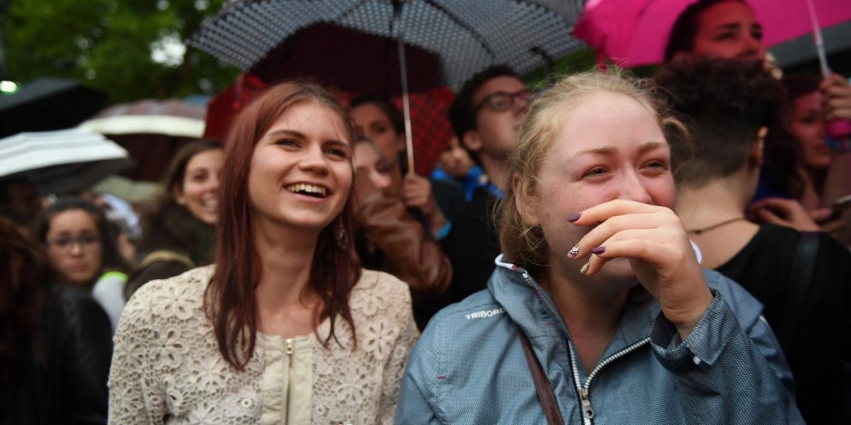 Sokan szabadtéri bulin várták a ponthatárok kihirdetését. FOTÓ: Tóth Gergő