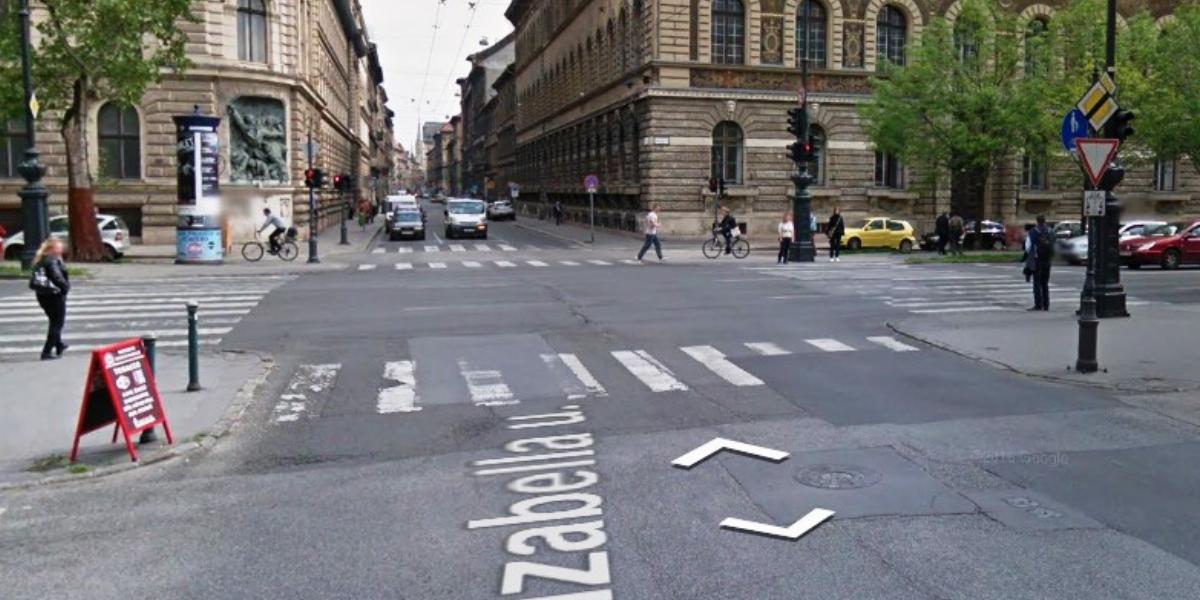 Az Izabella utca és az Andrássy út kereszteződése a Google Street View-on