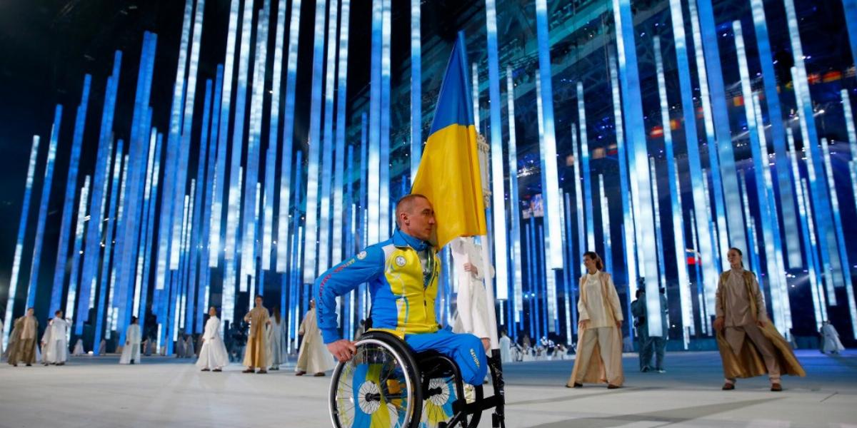 Az ukránok mindenképpen lengetni akarták Szocsiban a független országuk zászlaját FOTÓ: EUROPRESS GETTY/IMAGES/TOM PENNINGTON