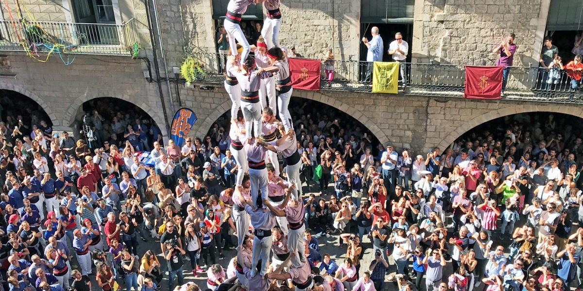 Gironában évről évre embertornyot építenek, legutóbb éppen két napja Fotó: NurPhoto/Mauro Ujetto