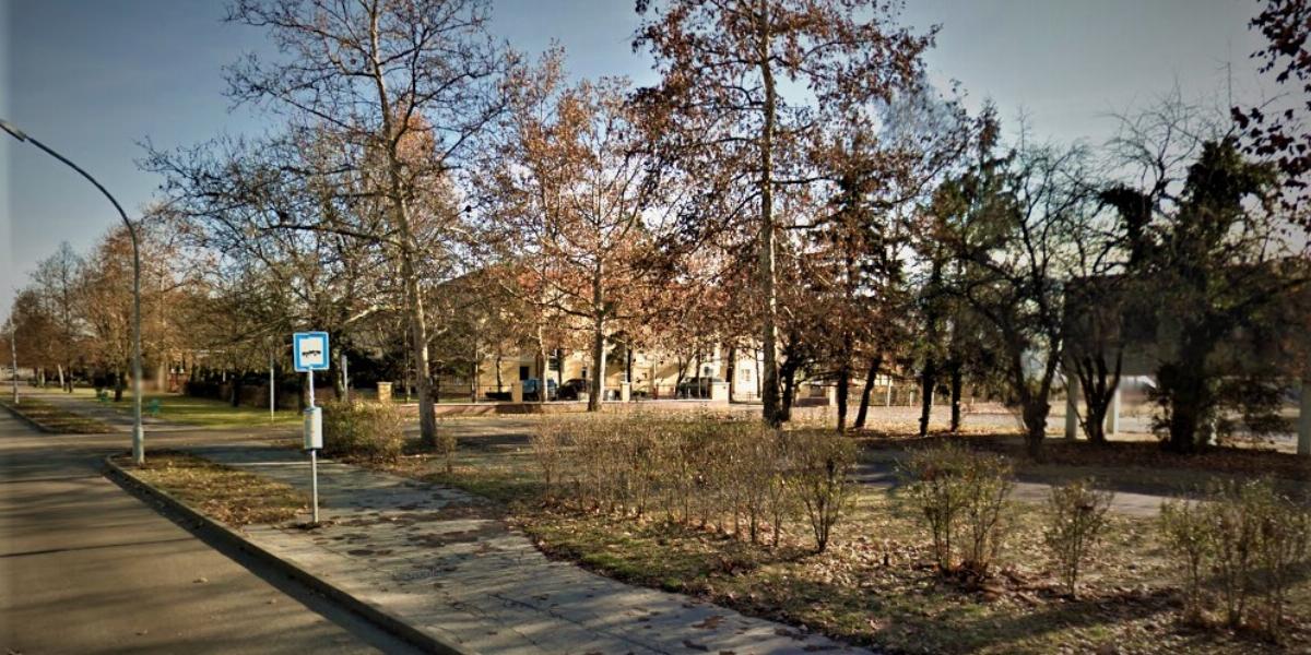 Tiszaliget buszmegálló - Google Street View