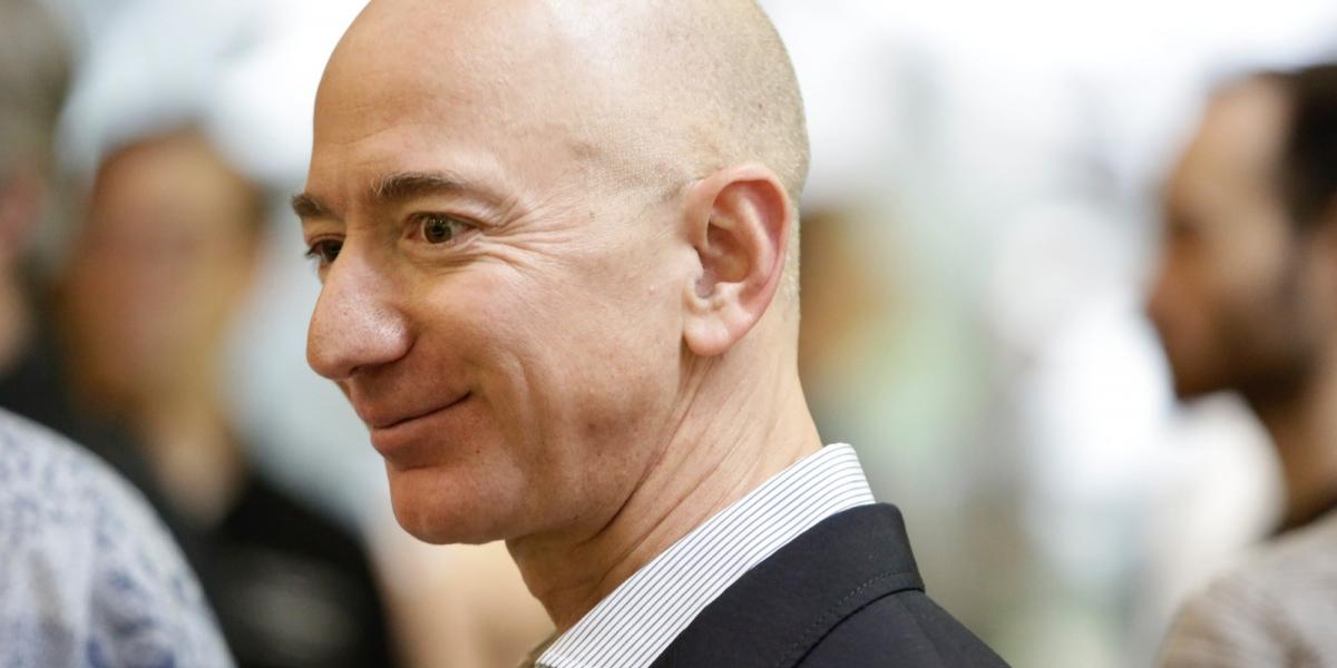 Jeff Bezos. Fotó: JASON REDMOND / AFP