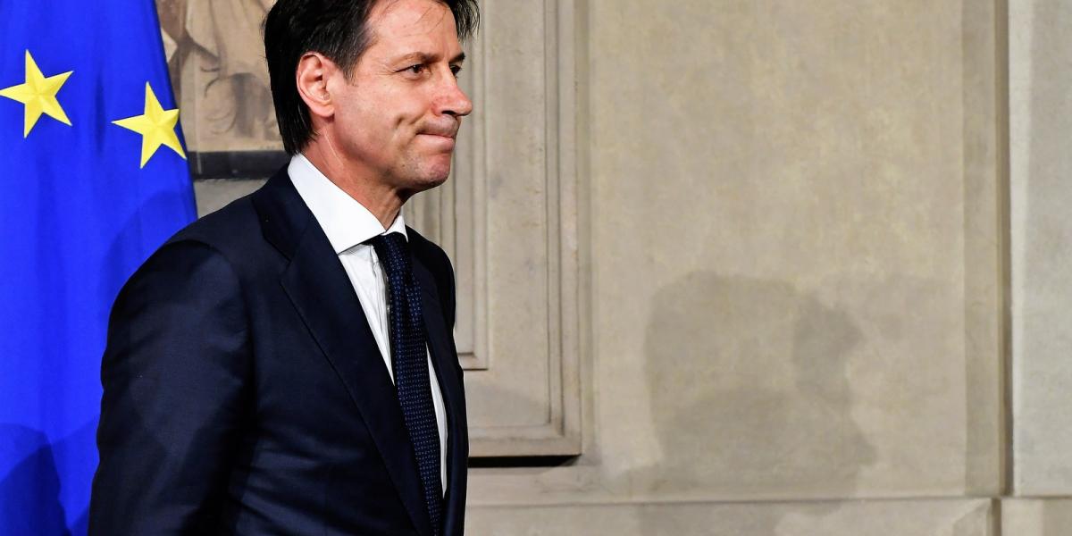 Giuseppe Conte kormányfő-jelölt, 2018. május 27-én,  a Sergio Matarella olasz elnökkel folytatott sikertelen egyeztetések után  