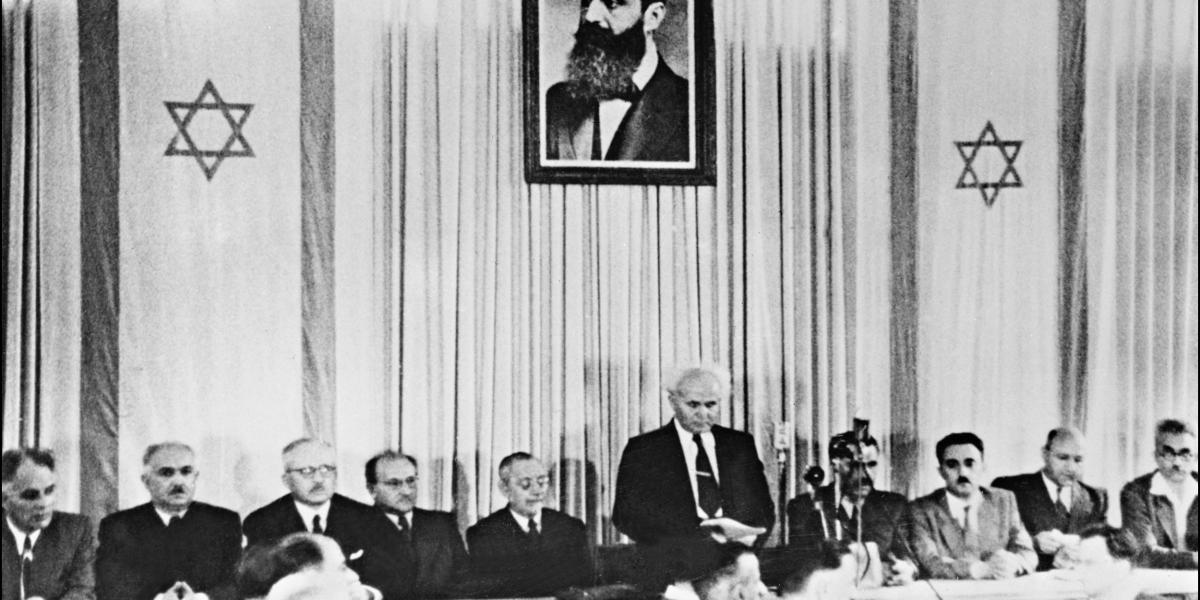 TÖRTÉNELMI PILLANAT David Ben-Gurion 1948. május 14-én bejelenti Izrael állam megszületését AFP fotó