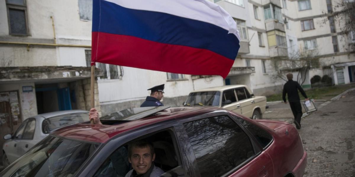 Egyre több az orosz zászló Kelet-Ukrajnában FOTÓ: EUROPRESS/GETTY IMAGES/DAN KITWOOD