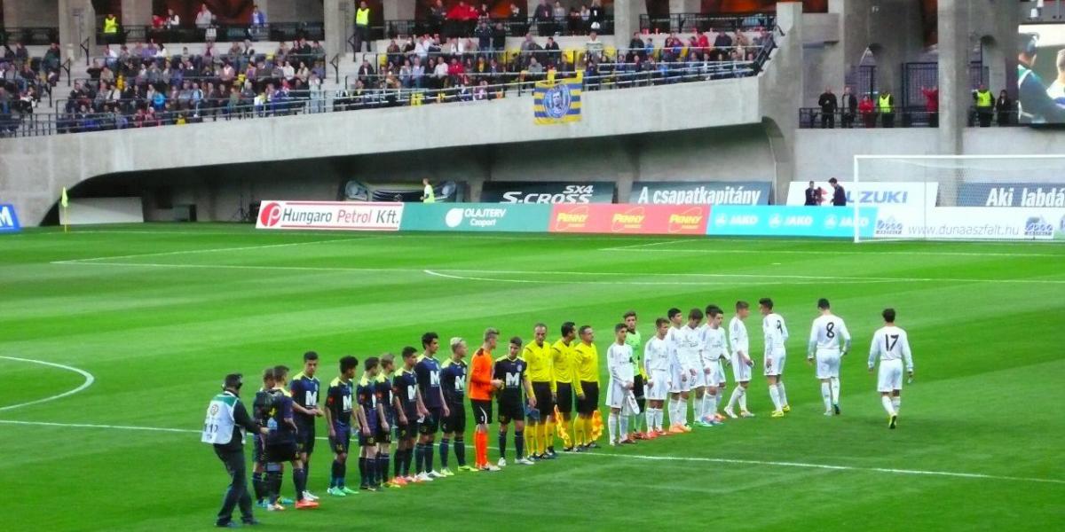 Az első meccs a pályán: Puskás Akadémia–Real Madrid. A házigazda harmadik döntőjét is elvesztette a
17 éven aluliak számára kiír