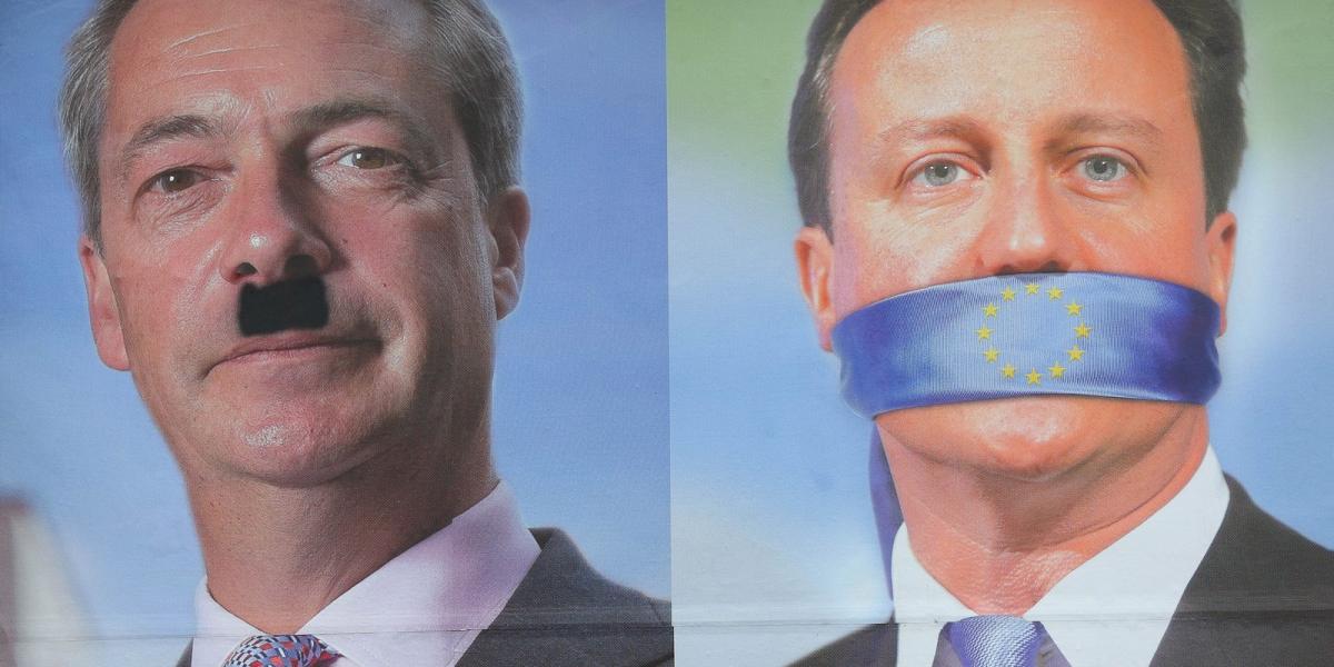 Egy megrongált UKIP plakát, ahol az "üzenetmódosítótól" a pártvezető Nigel Farage Hitler-bajszot kapott, David Cameron miniszter