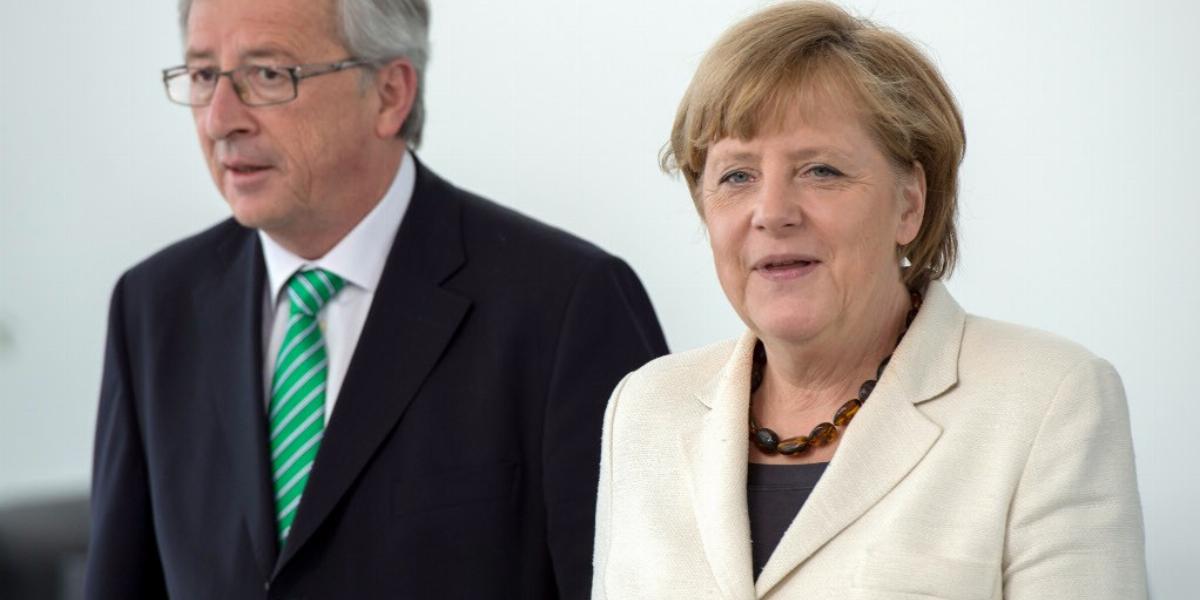 Angela Merkel pénteken első ízben nyíltan kiállt Jean-Claude Juncker mellett FOTÓ: EUROPRESS/GETTY IMAGES