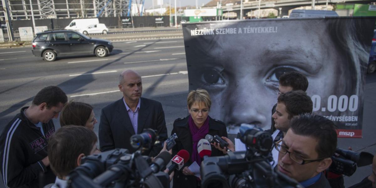 Lendvai Anna és Tóbiás József szocialista képviselők a szegénység járványszerű terjedésére hívták fel a fi gyelmet FOTÓ: BIELIK 