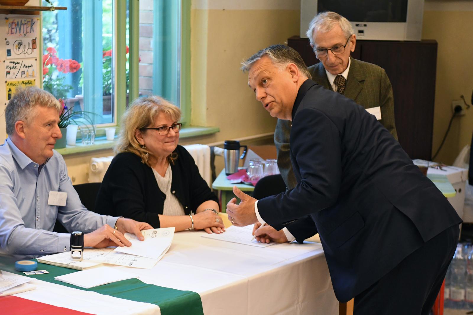 Cseh Katalin, a Momentum listavezetője és Fekete-György András, a párt elnöke a Momentum eredményváró rendezvényén