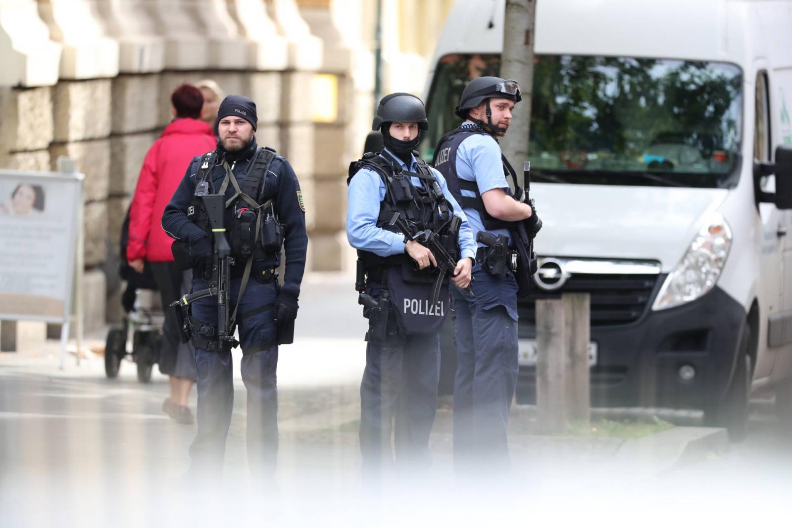 Police guarded after shots fired in Halle Synagogue in Dresden