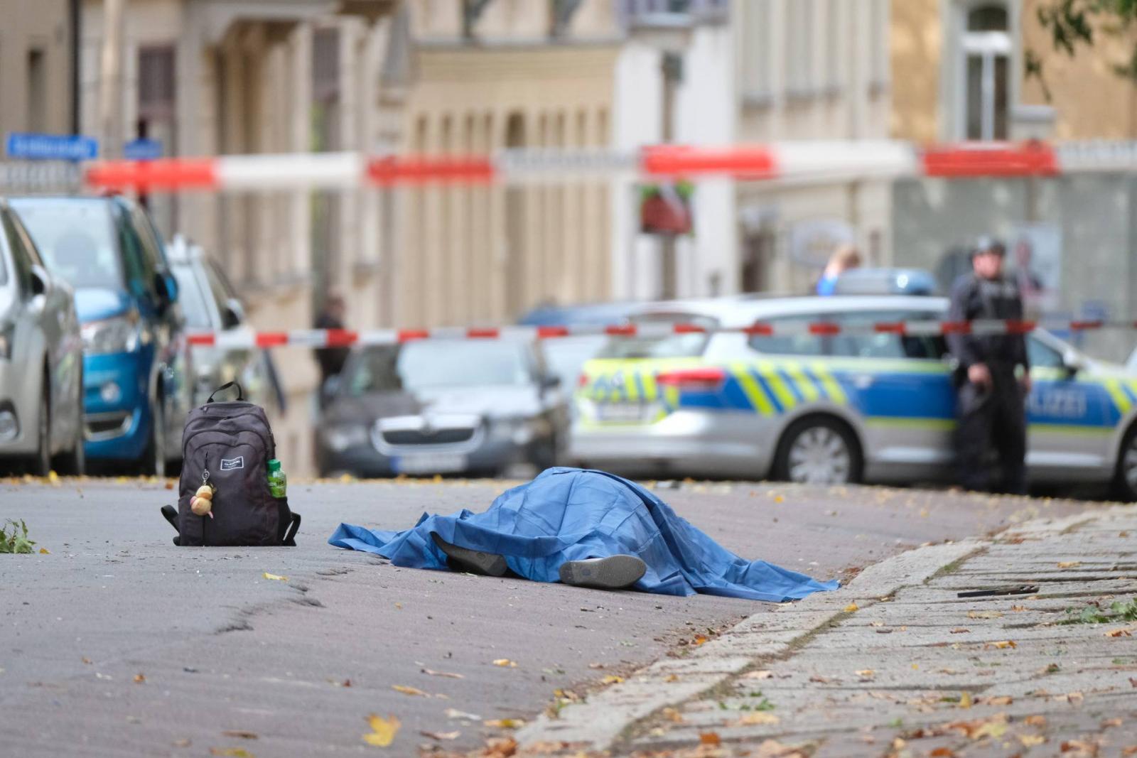 Police guarded after shots fired in Halle Synagogue in Dresden