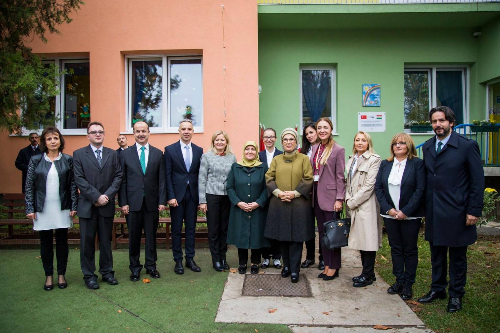 Emine Erdogan és Gajda Péter a török first lady látogatásán