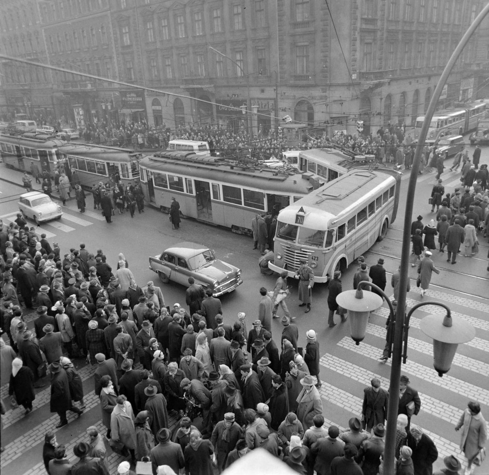 A pesti hálózat első, Király utcai vonalát 1949. december 21-én nyitották meg