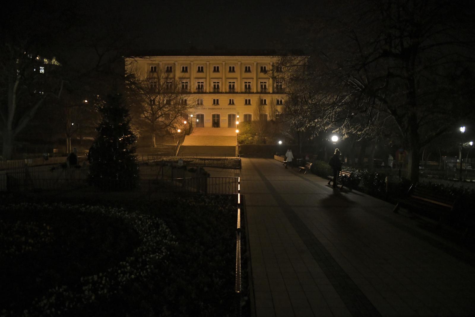 A Hősök tere kivilágítva