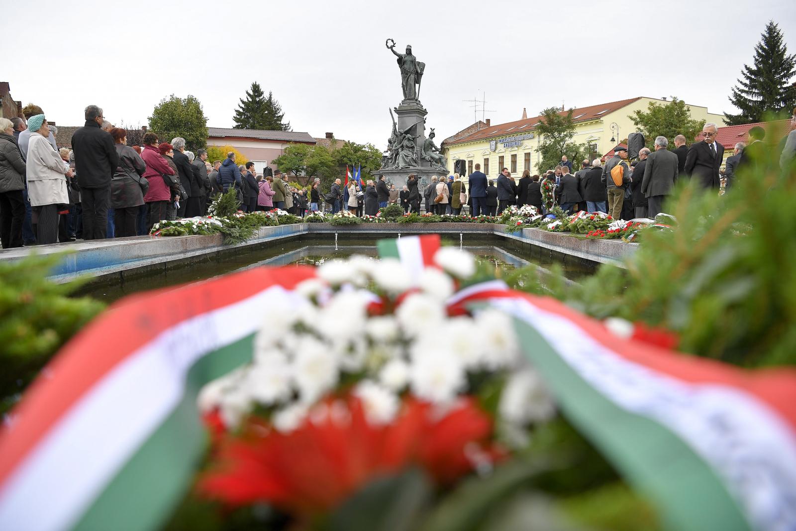 A 2004-ben visszaállított monumentális aradi Szabadság-szobor