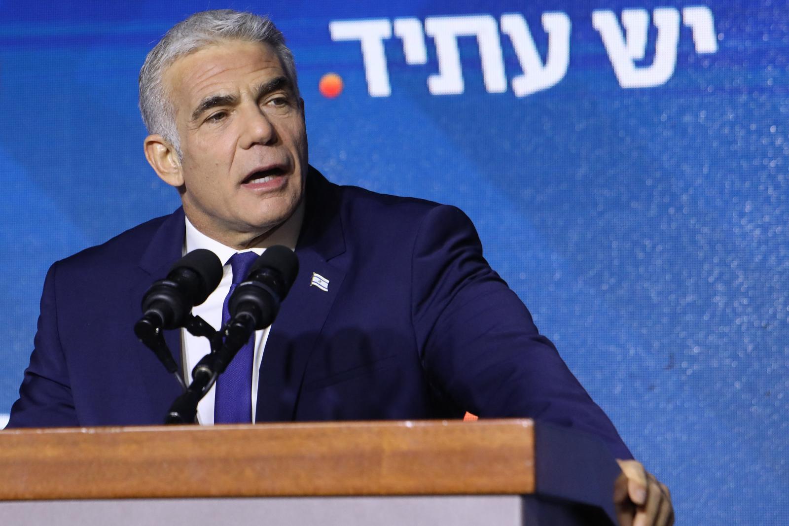 Jair Lapid kivár a végleges értékeléssel