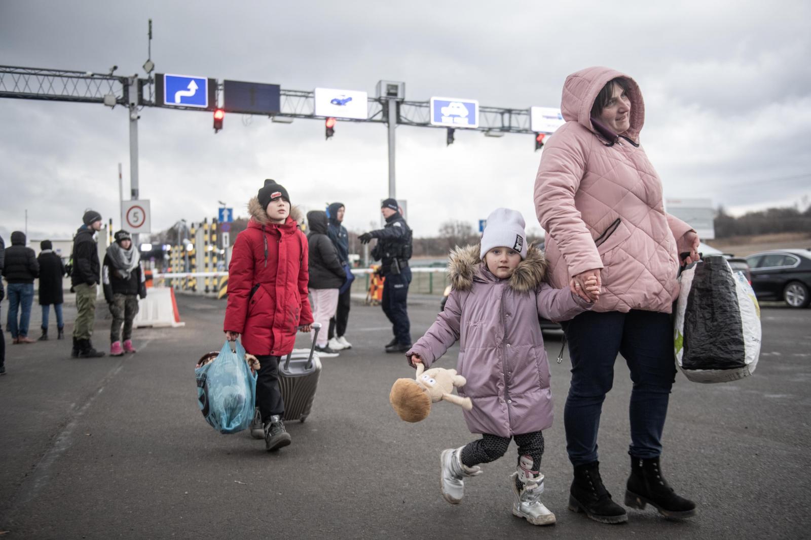 2022. február 25.  A háború kitörését követő napokban katonai egységeket vezényeltek a magyar-ukrán határhoz. A Magyar Honvédség páncélos járműve Vásárosnaményben.