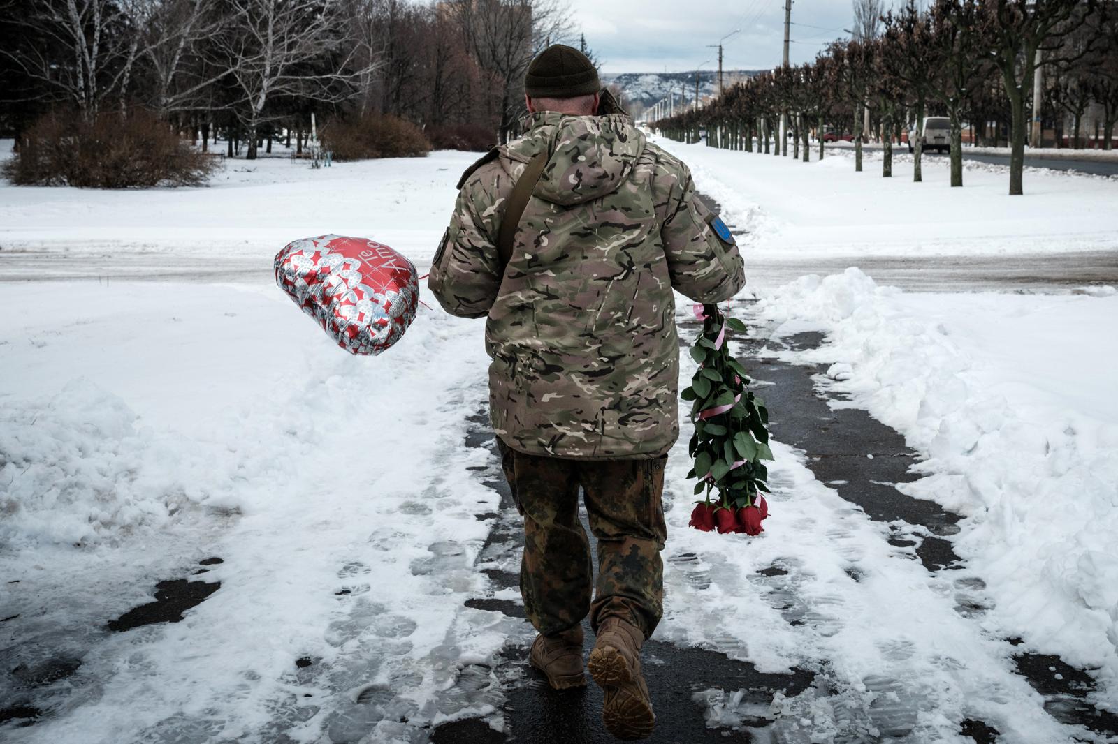 Egy 27 évesen meghalt ukrán katona, Jurij Kulik temetése Kijev közelében február 21-én.