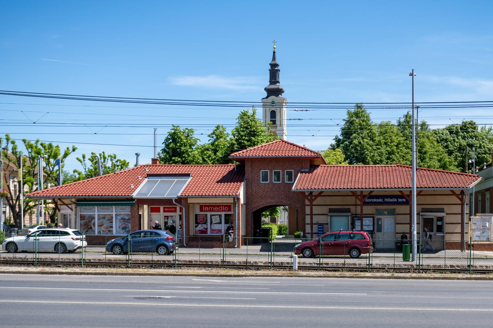 Soroksár, Hősök tere. Négyen állnak rajthoz a kerület vezetéséért