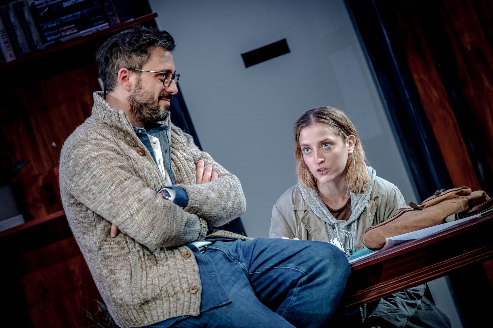 A darabban Szabó Kimmel Tamás a professzor, Hermányi Mariann pedig a tanítvány szerepében remekel. Rendező: Puskás Samu