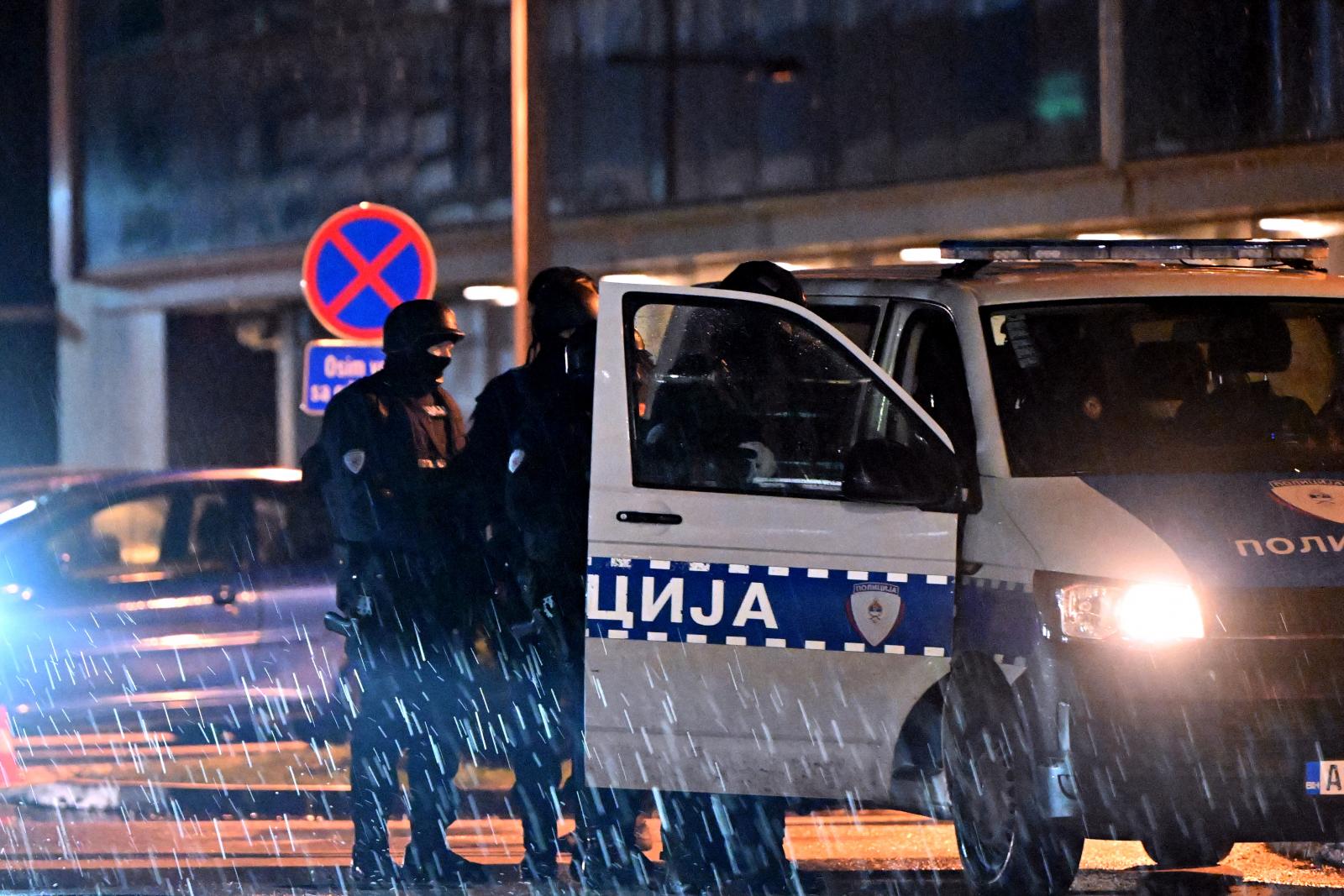 A Milorad Dodikot védő boszniai szerb rendőrök 2025. április 23-án Kelet-Szarajevóban