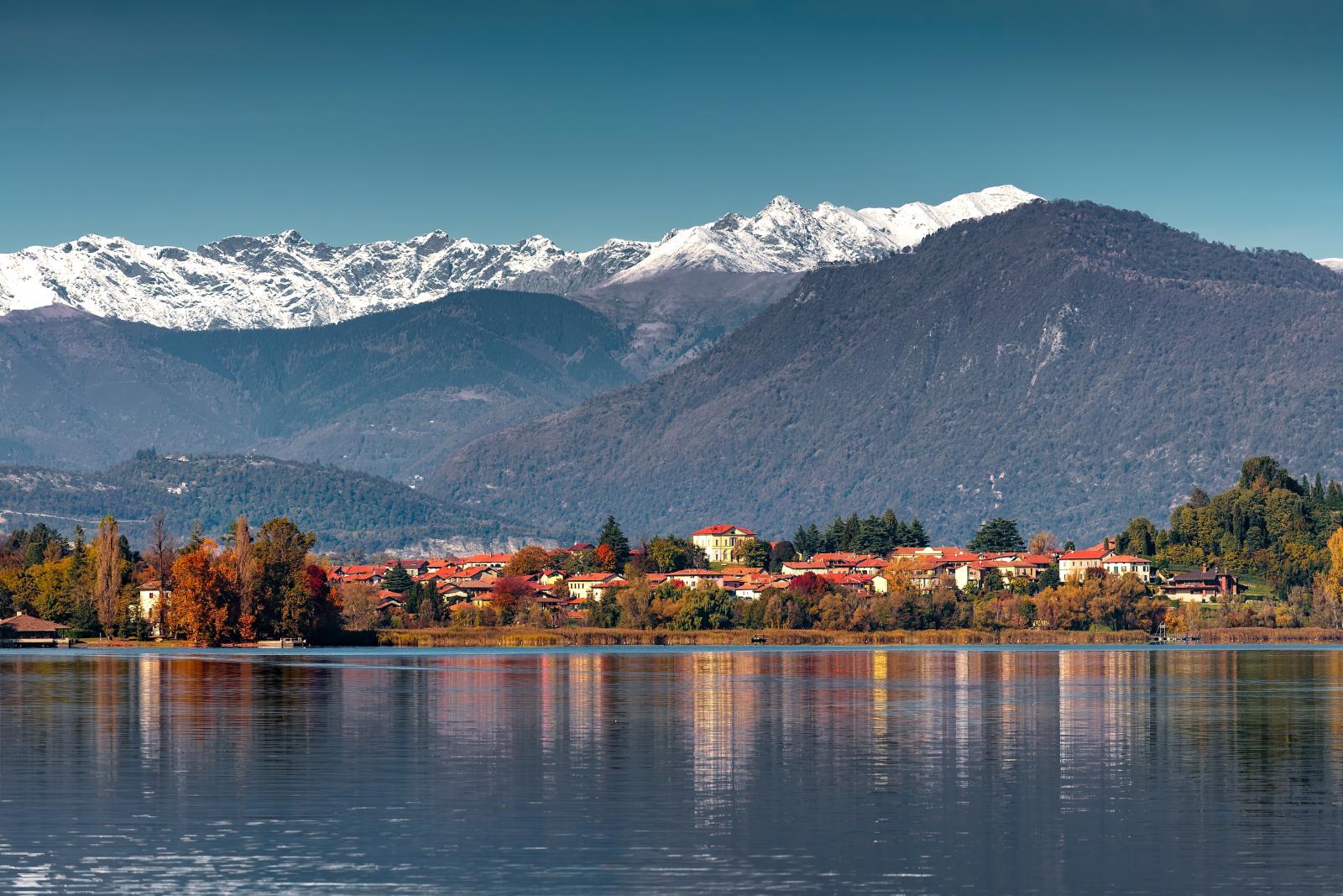 Képünk illusztráció, panoráma Varesében