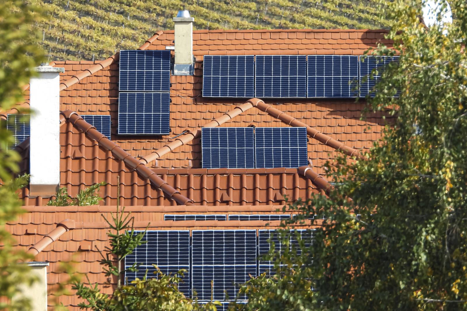 Kell a napelemes energia, de valójában nincs rá felkészülve a hálózat