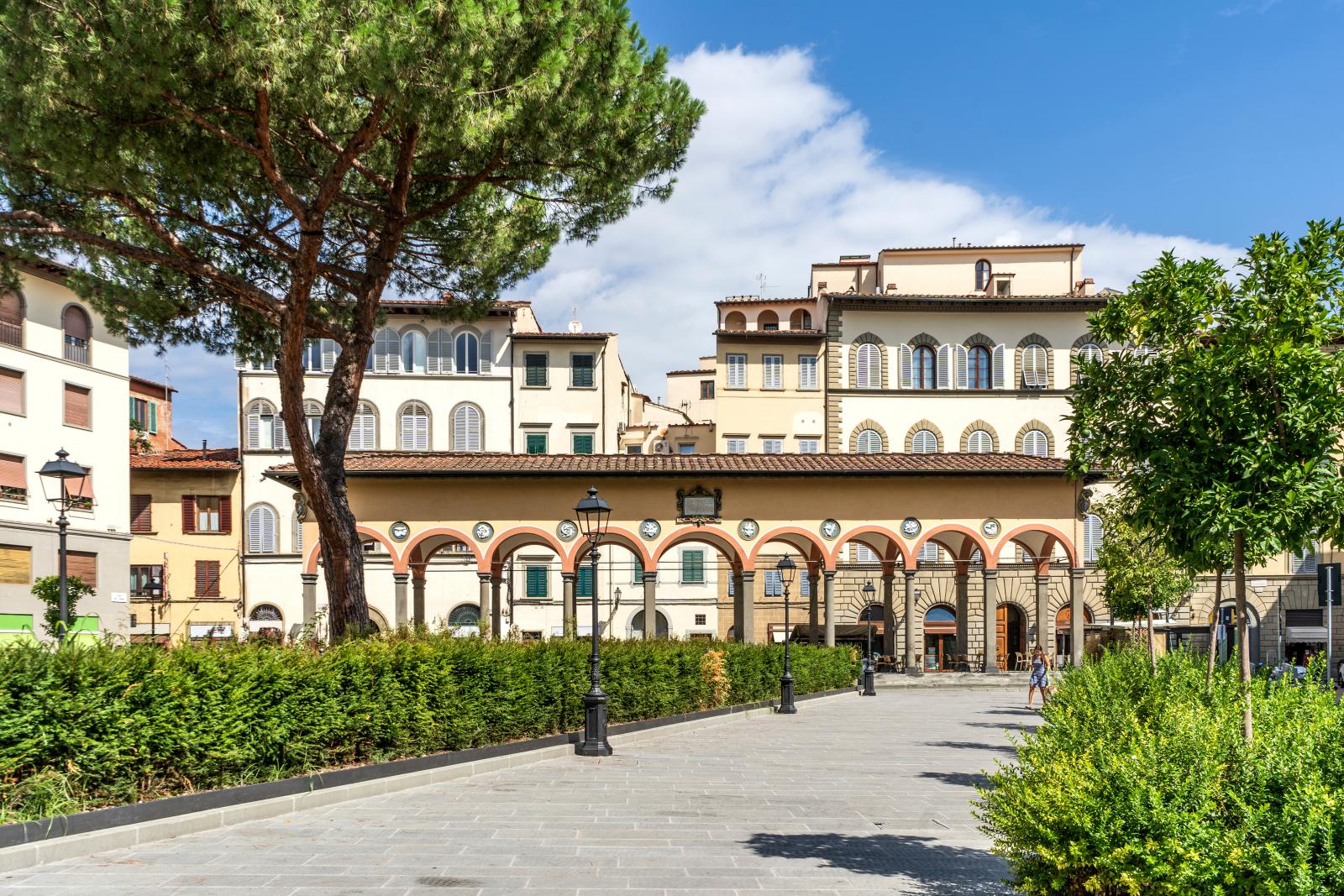 Egy firenzei köztér, a Piazza Ciompi, ahol 1378-ban a „rongyosok” felkelése zajlott