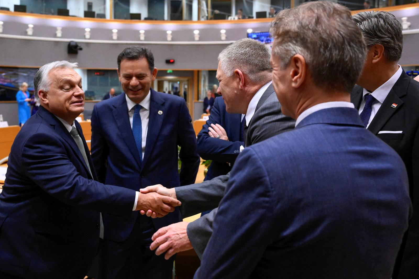 A legutóbbi, június végi EU-csúcs. Folyamatosak a pénzügyi manőverek