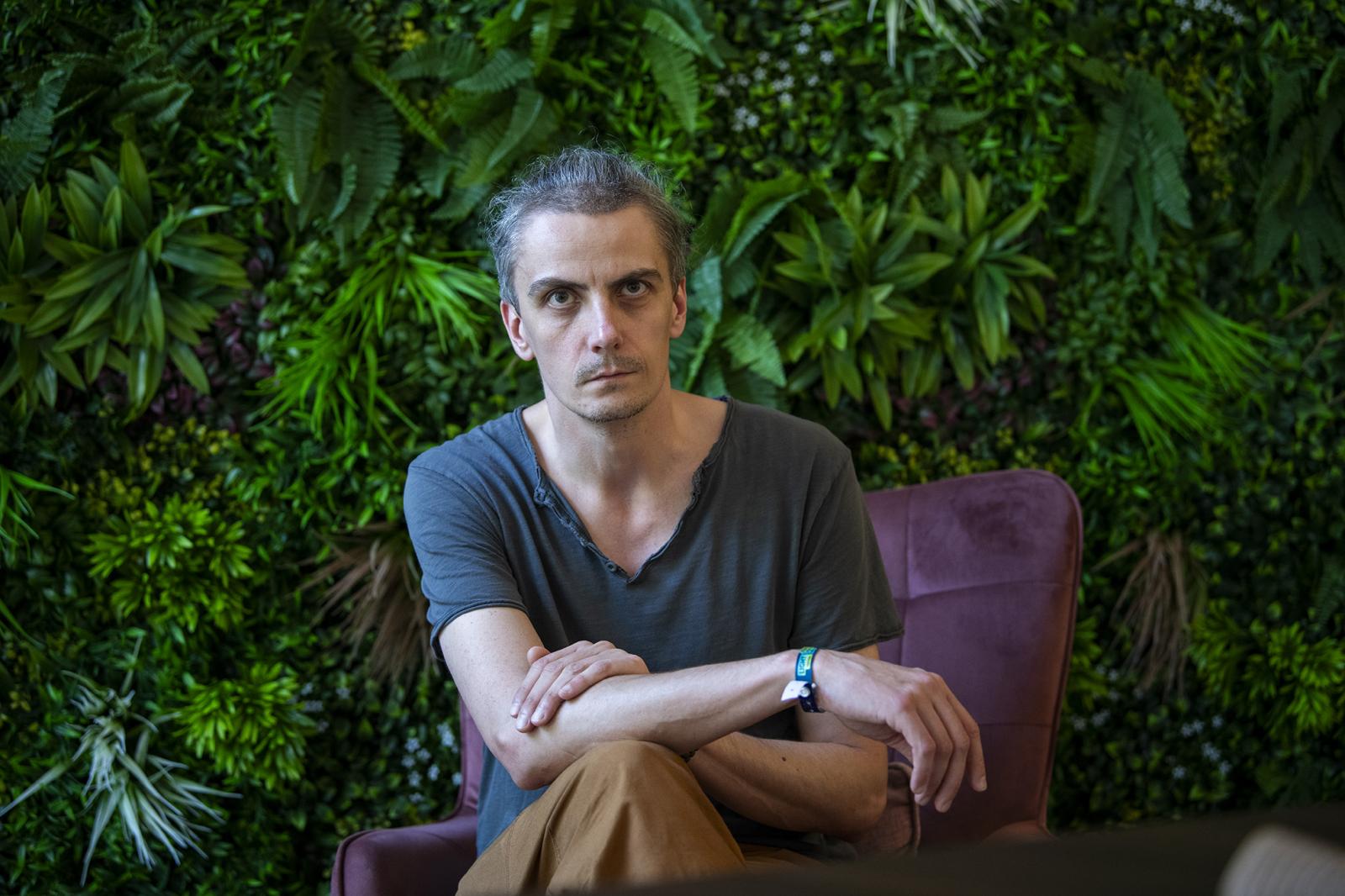 Csábító, hogy a technikából induljon ki az alkotó, és aztán azt próbálja elméletté formálni. Az ilyen folyamatban viszont nagyon nehéz a humánumot, a lelket megtartani